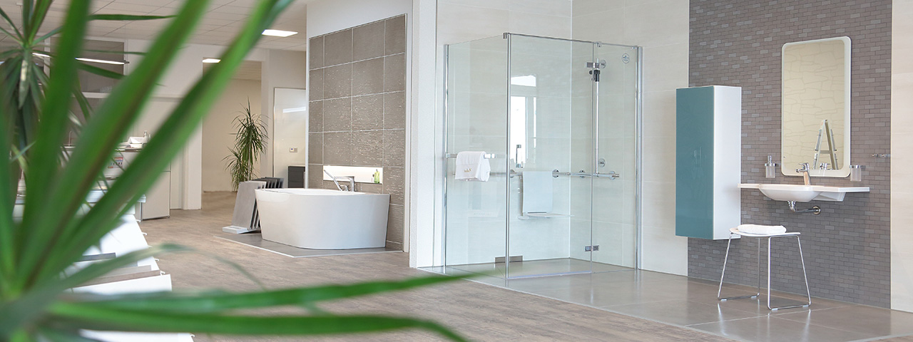  Badausstellung mit über 300 qm Fläche 