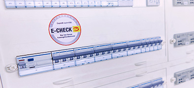 Elektroarbeiten und -technik